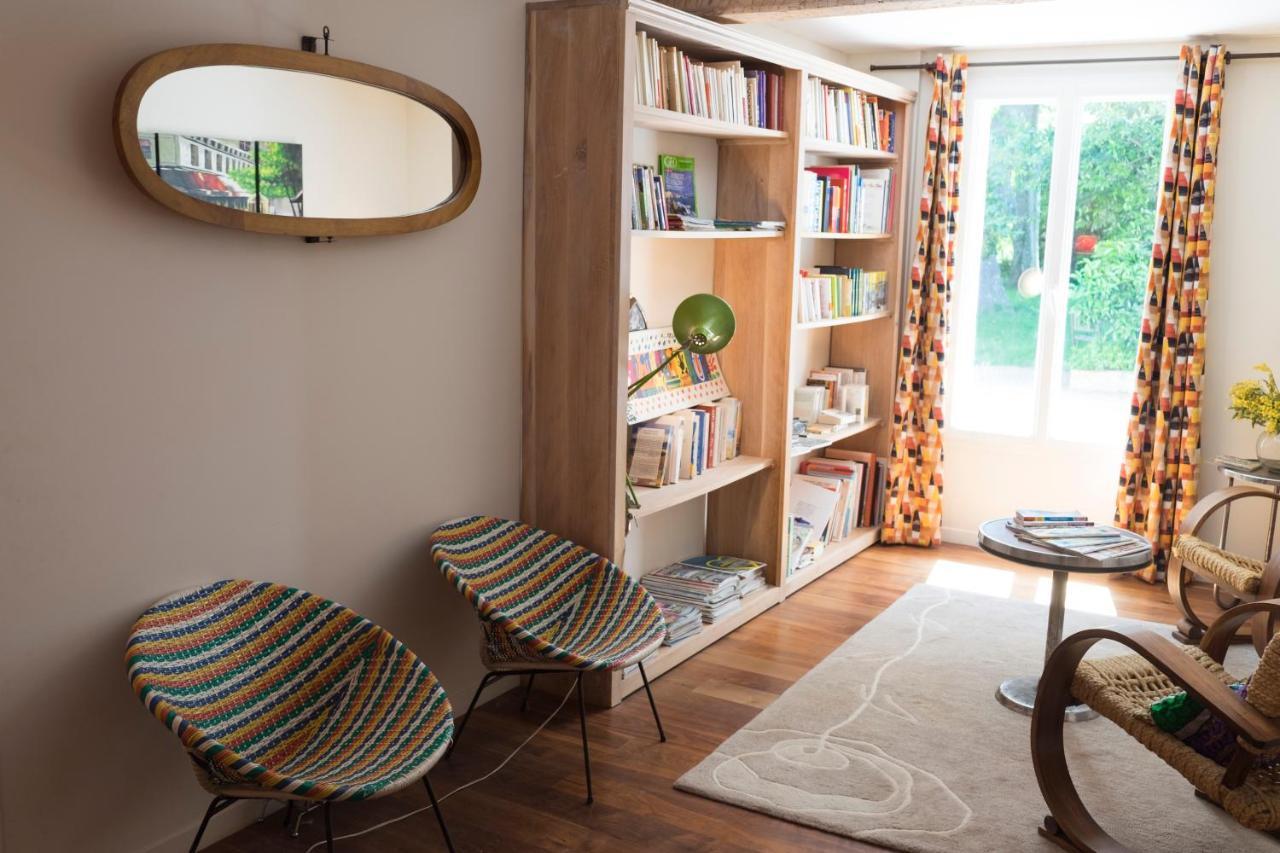 Domaine Castell De Bles Bed and Breakfast Saint-Génis Exteriör bild