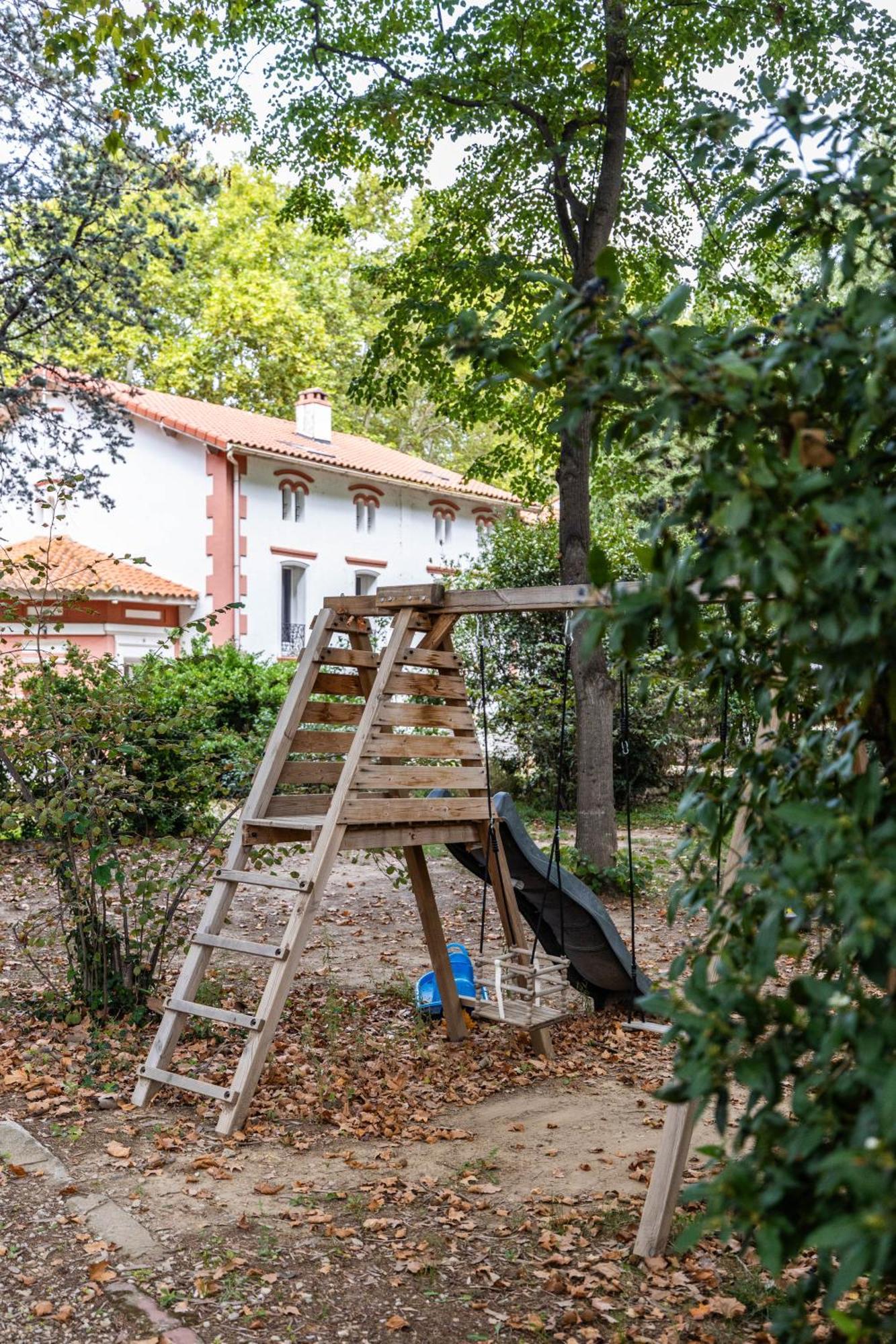 Domaine Castell De Bles Bed and Breakfast Saint-Génis Exteriör bild